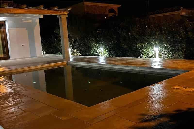 Foto 4 von 20: Villa mit Aussenpool und Klimaanlage