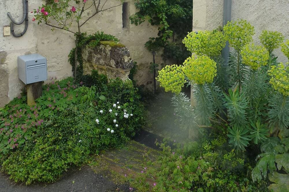 Foto 6 von 21: Freistehendes Haus in Südlage mit Pool und Panoramablick auf den Cher