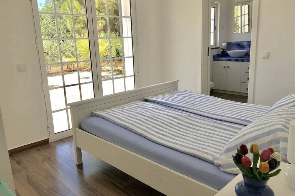 Foto 3 von 27: Dream Location mit beheiztem Pool