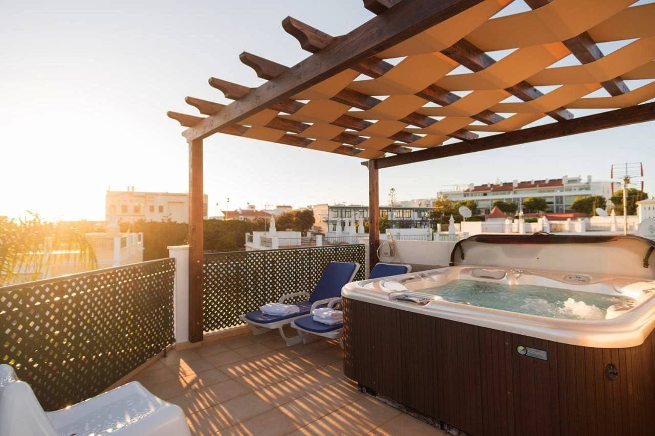 Villa Ria Rose, Alto da Ria 23 - jacuzzi and beach 1