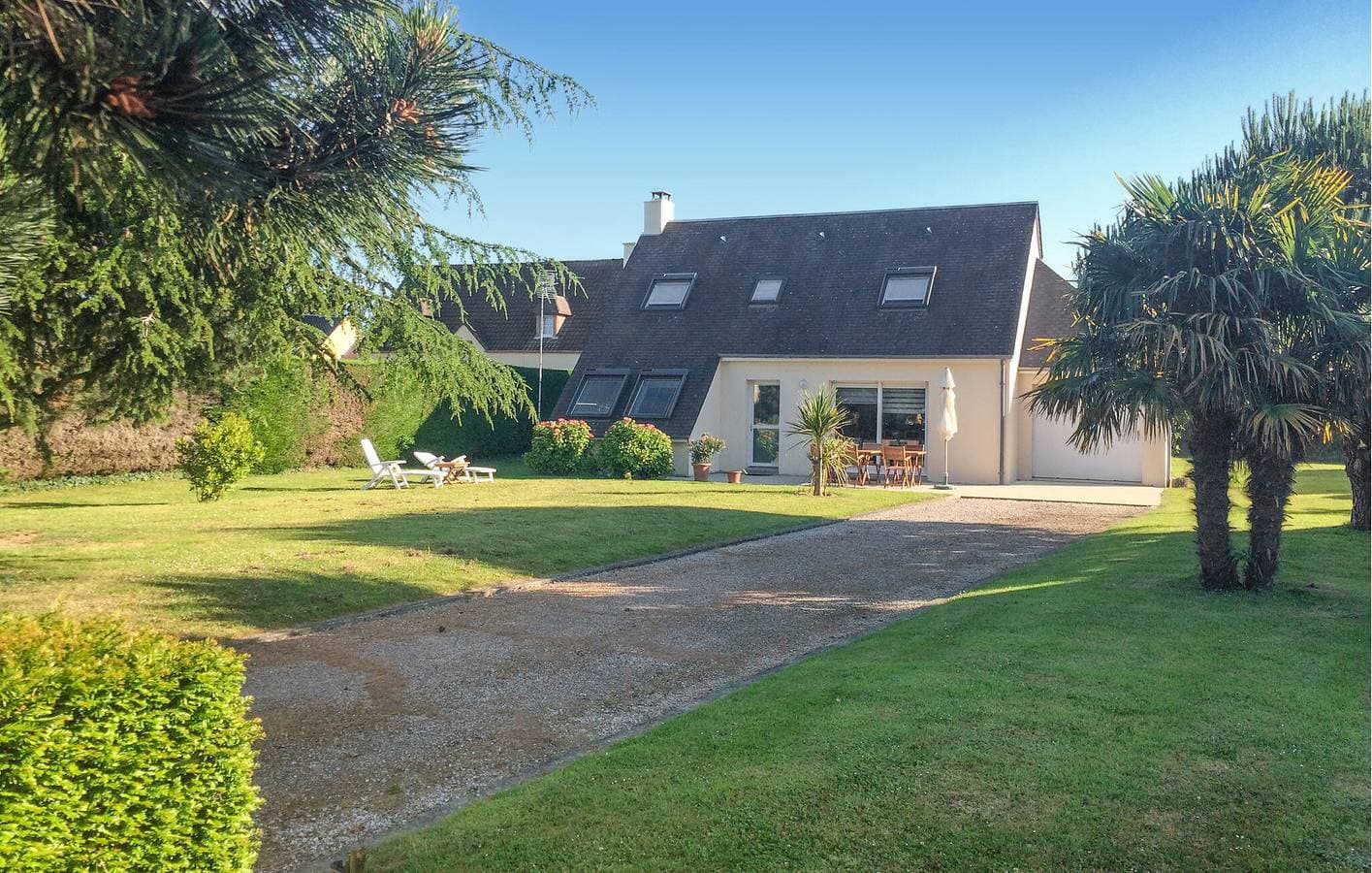 Gemütliches Apartment am Strand mit WiFi, TV, Parkplatz und Garten 1