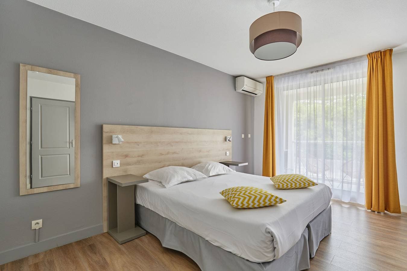 Foto 8 von 32: Hotel für 2 Personen mit Balkon