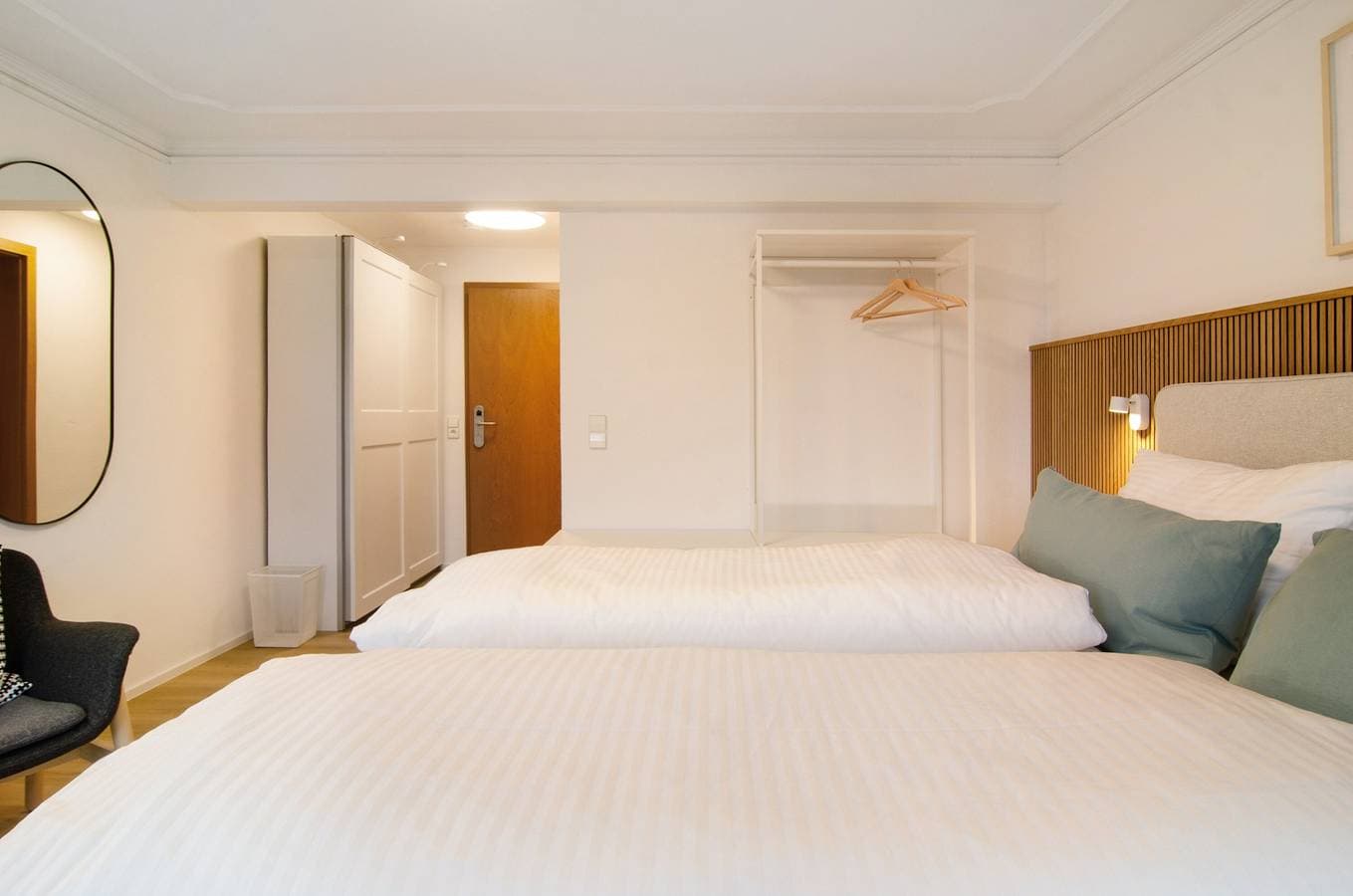 Foto 11 von 33: Zimmer 'Meersburg' mit gemeinsamer Terrasse und Wi-Fi