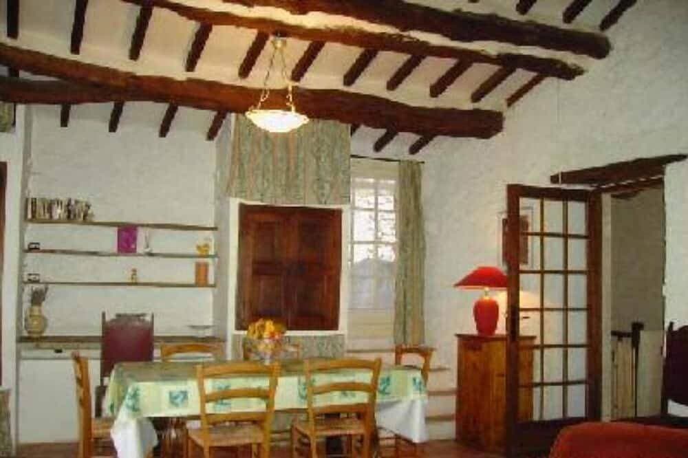 Foto 6 von 12: Charaktervolles Steinhaus in einem typischen provenzalischen Weiler