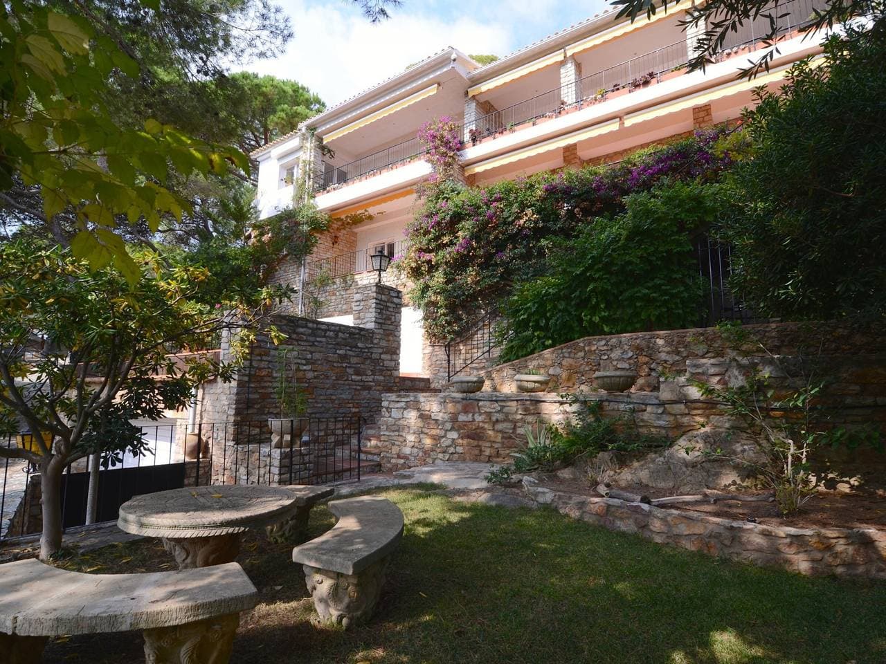 Foto 3 von 36: Geräumige Villa in Begur mit Meerblick und Pool