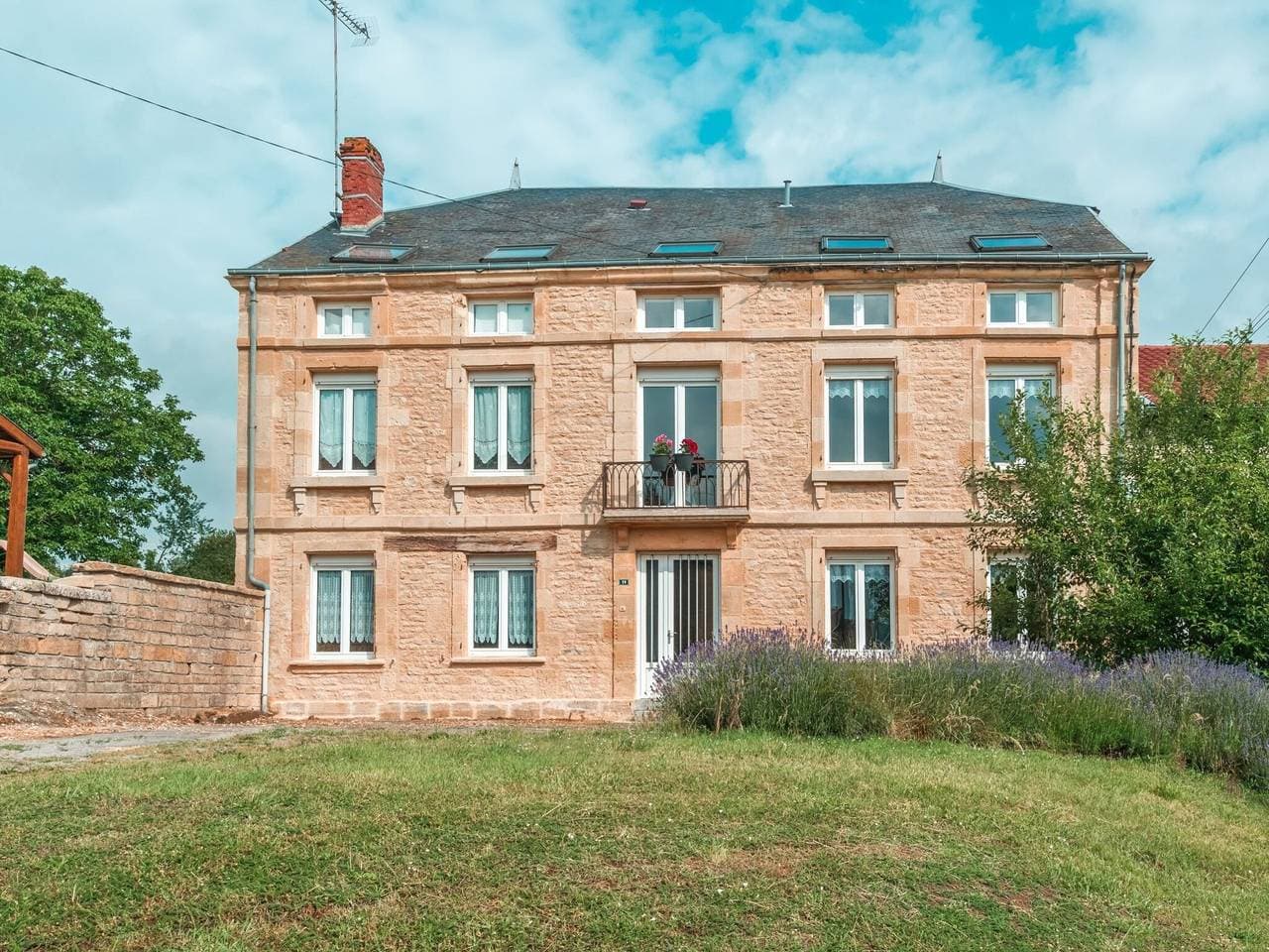 Foto 12 von 23: Ferienhaus in der Landschaft von Nouart