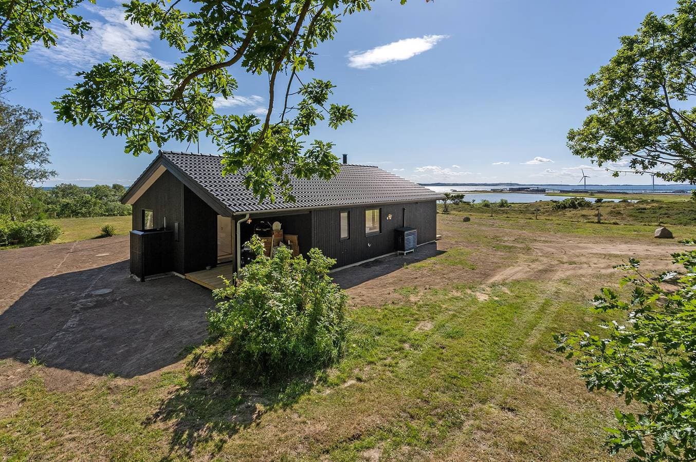 Pet friendly home in Ebeltoft with WiFi 1