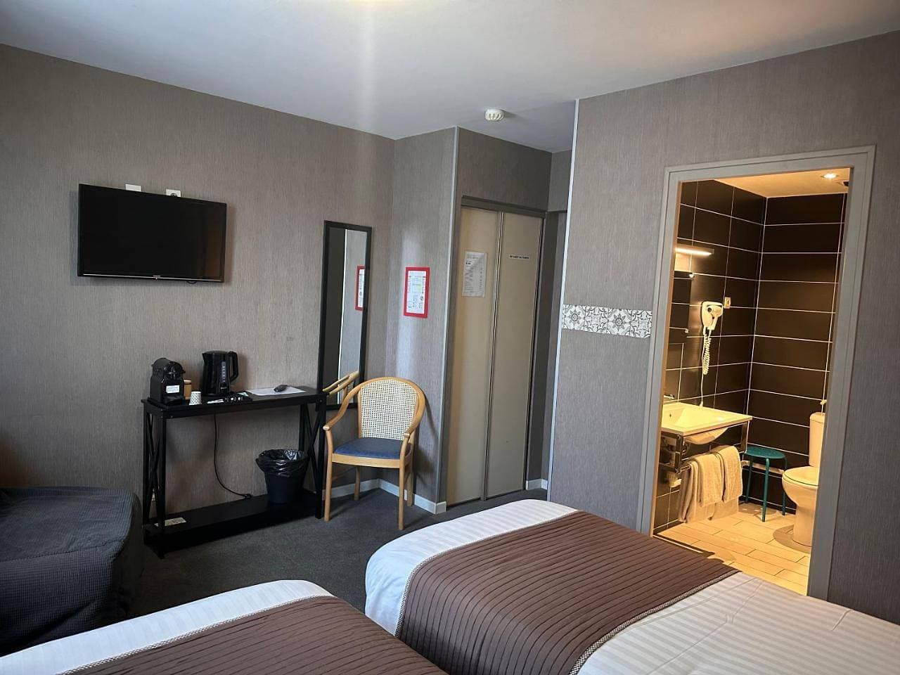 Foto 7 von 12: Triple Room