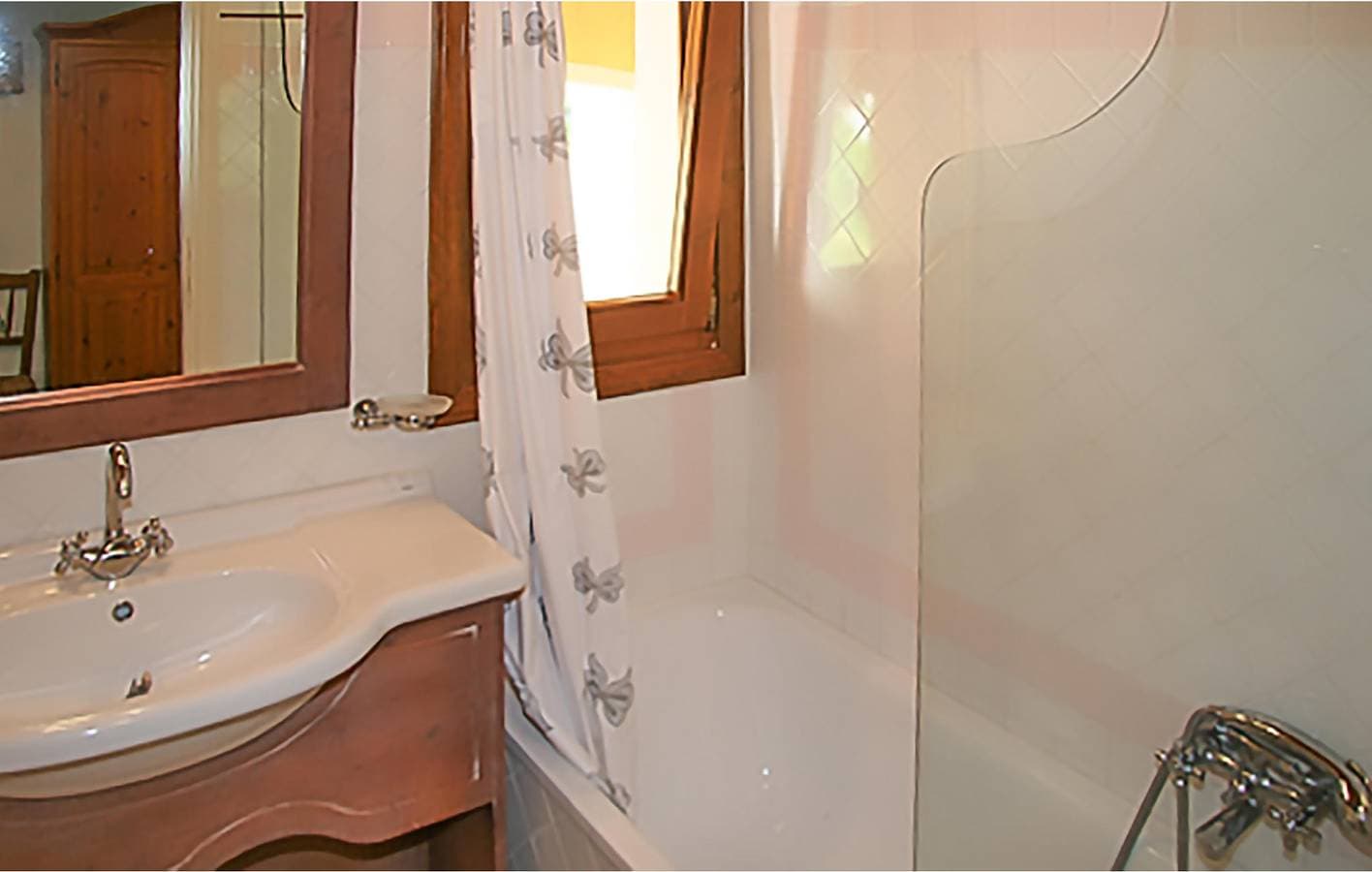 Foto 12 von 17: Appartement am Strand mit Pool und Kochnische