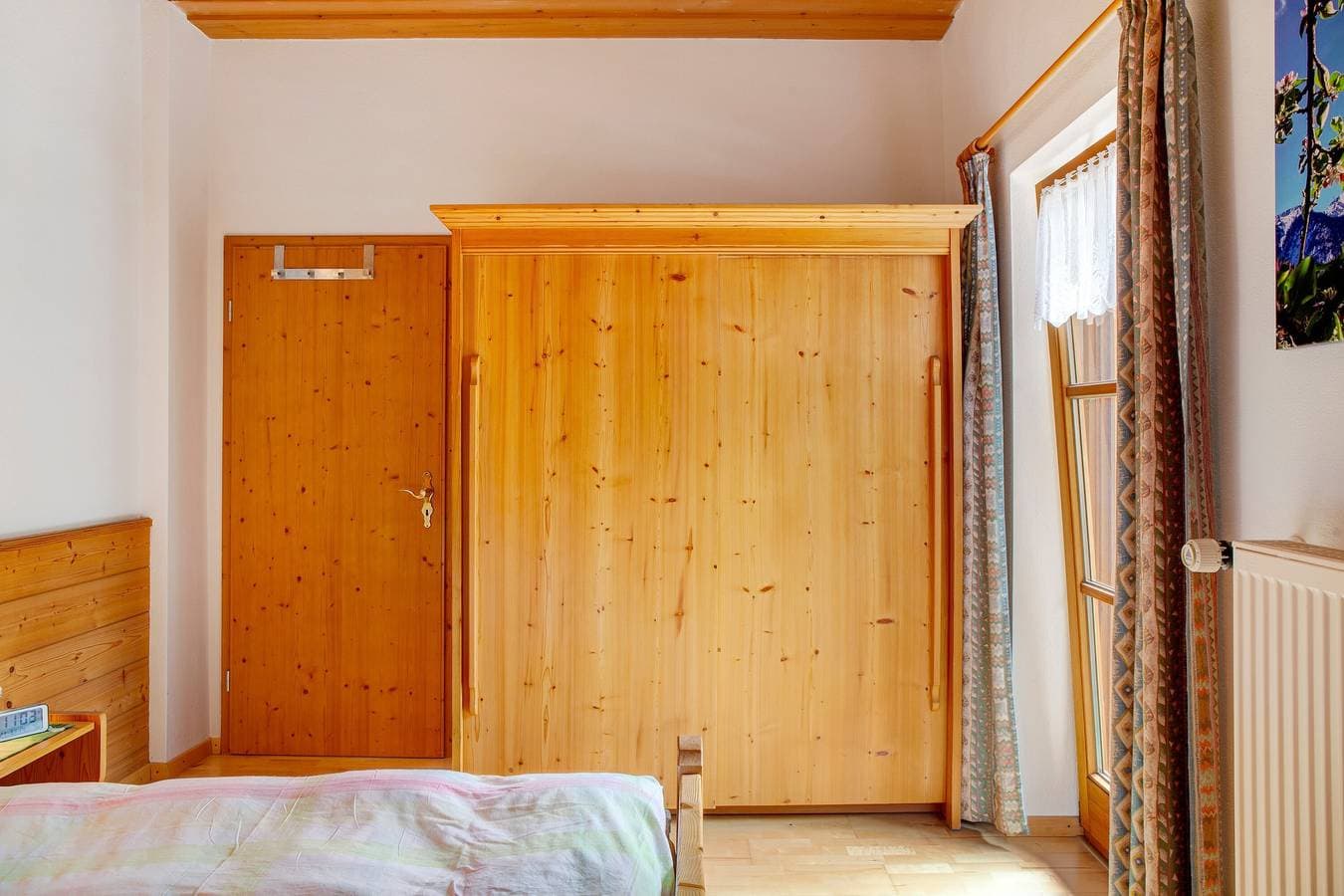 Foto 7 von 33: Ferienwohnung 'Waxenstein' mit Bergblick, Balkon und WLAN