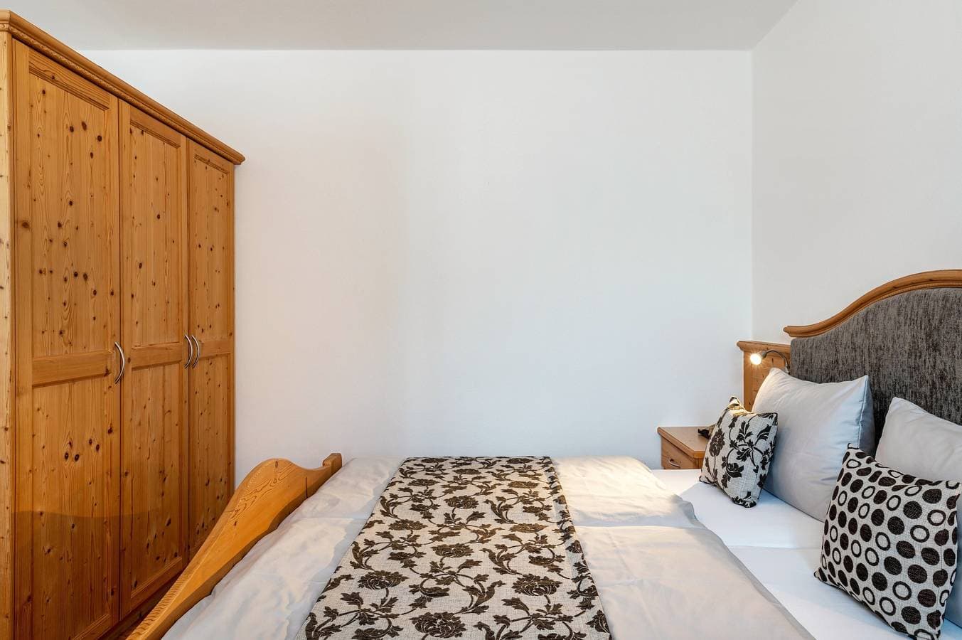 Foto 12 von 27: Ferienwohnung "Schreiberhof Panorama" mit Bergblick, Gemeinschaftsgarten und WLAN
