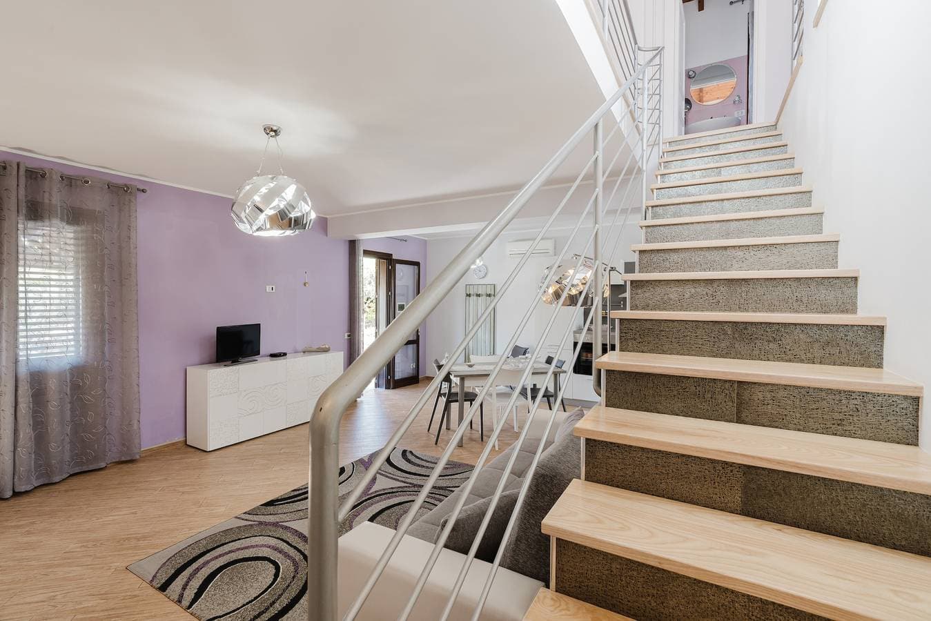Foto 9 von 28: Villa 'Baronehome' mit Bergblick, privatem Garten und Klimaanlage