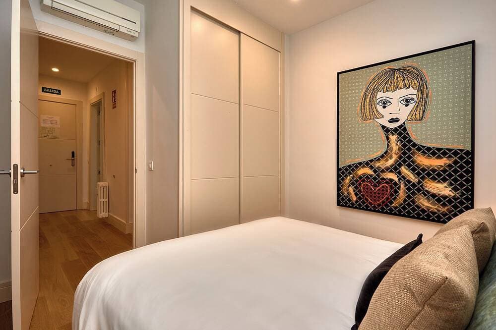 Foto 12 von 30: Oasis & Design in Central Alcalá | 3 Bedrooms | 2 Bathrooms | Private Patio