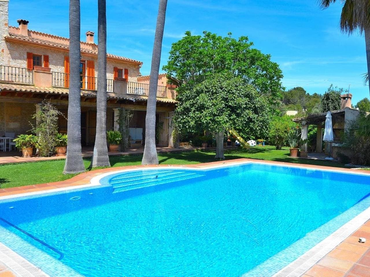 Familienvilla mit Privatem Pool in Binissalem 1