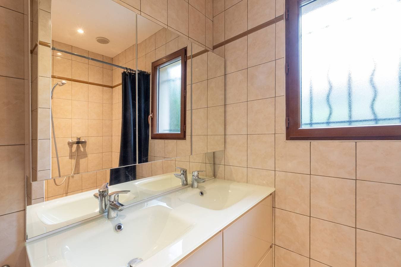 Foto 10 von 35: Ferienhaus 'Les Sources Gîte Les Pêchers' mit privatem Pool, 100 m vom Fluss entfernt