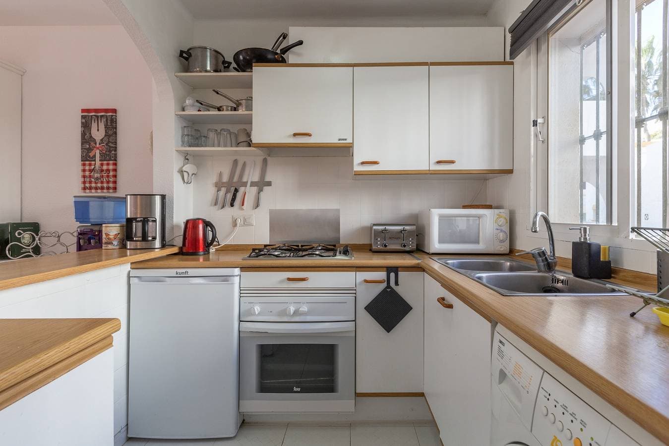 Foto 9 von 25: Ferienwohnung Urbanización Casablanca mit Pool, WLAN, Klimaanlage, Terrasse und Garten