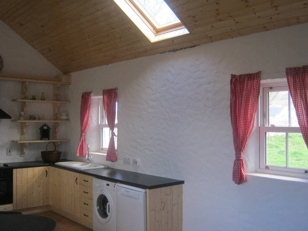 Foto 6 von 10: Rural Donegal cottage  near sandy beaches