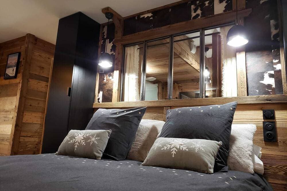 Foto 7 von 30: Suite Balnéo Les Boutons D'Or ***** Font-Romeu