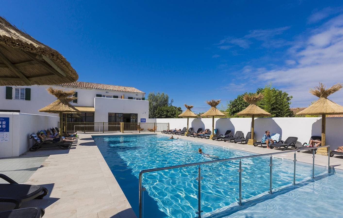 Foto 5 von 16: Ferienwohnung für 4 Personen mit Pool