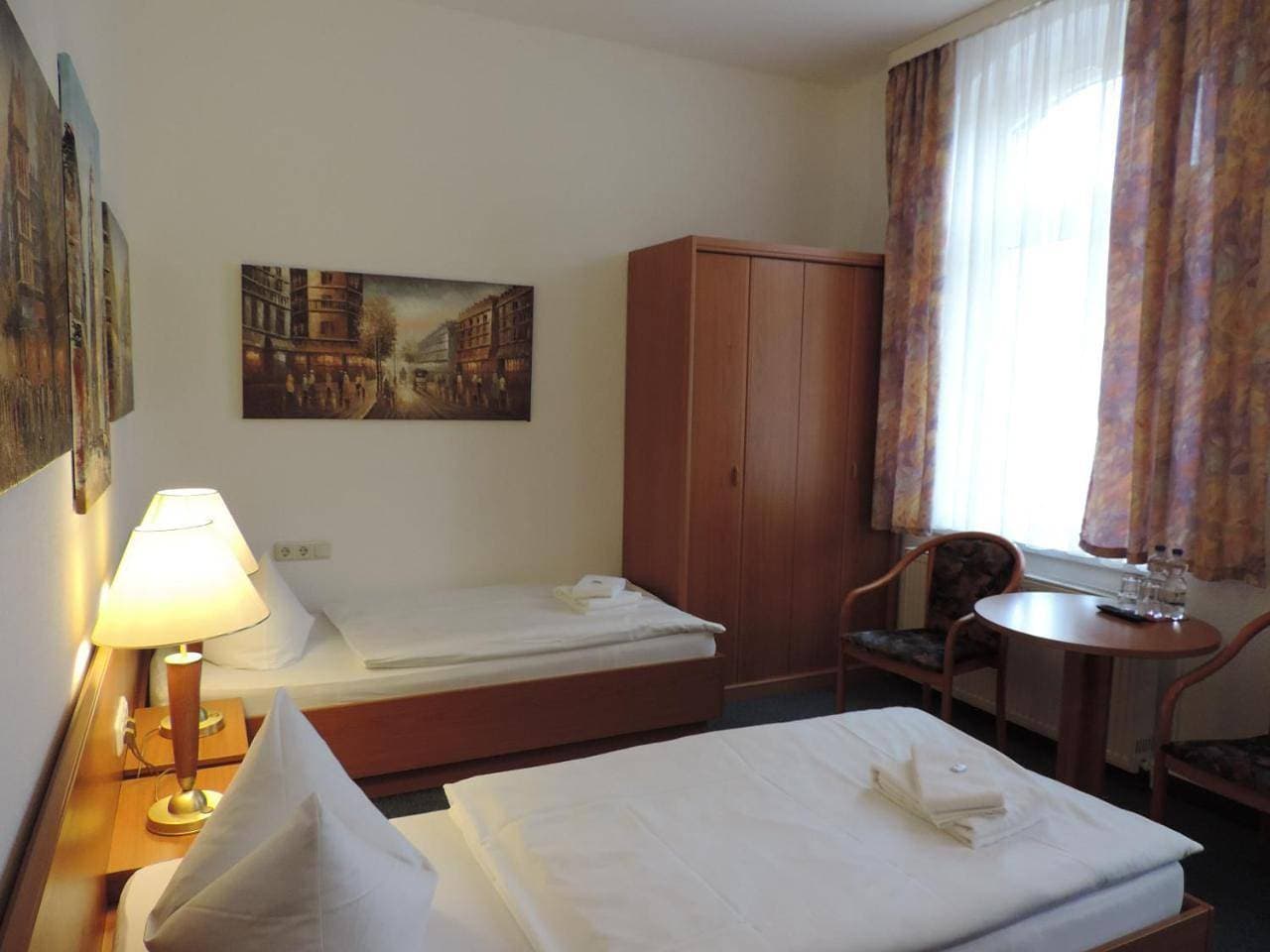 Foto 7 von 8: Twin Room