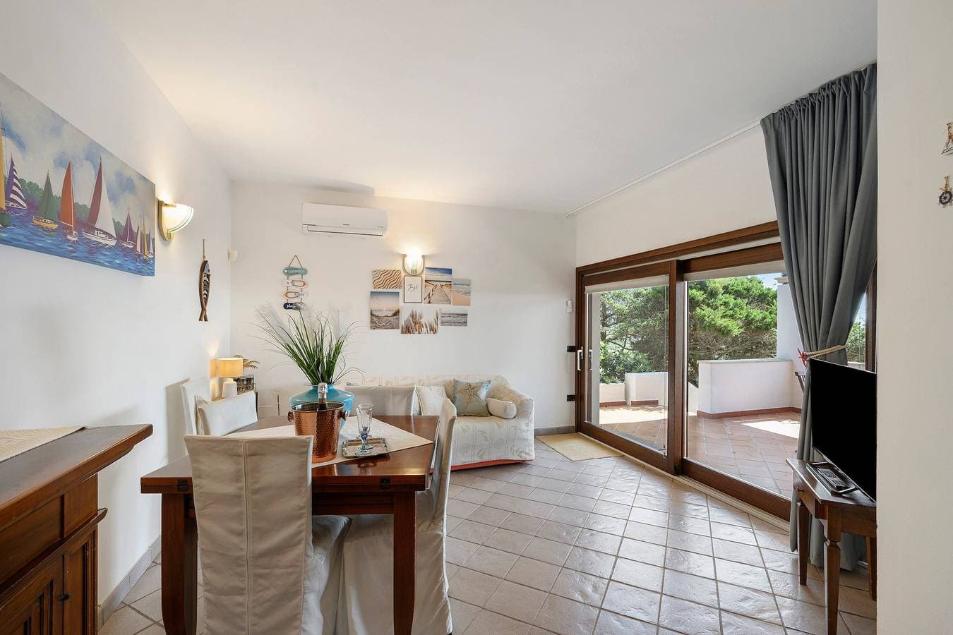 Foto 3 von 25: Meerblick-Villa in Santa Reparata mit WLAN, Klimaanlage und direktem Strandzugang