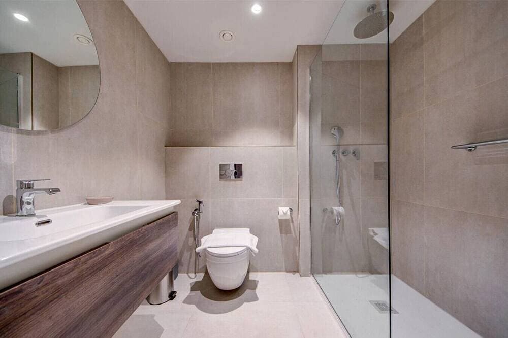 Foto 8 von 30: The Official Mercury Suite With Pool & Strong WIFI