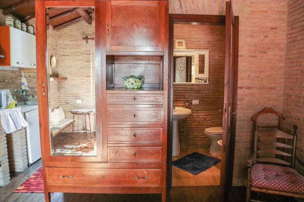 Foto 5 von 30: Cottage independent from the villa provided with kitchenette