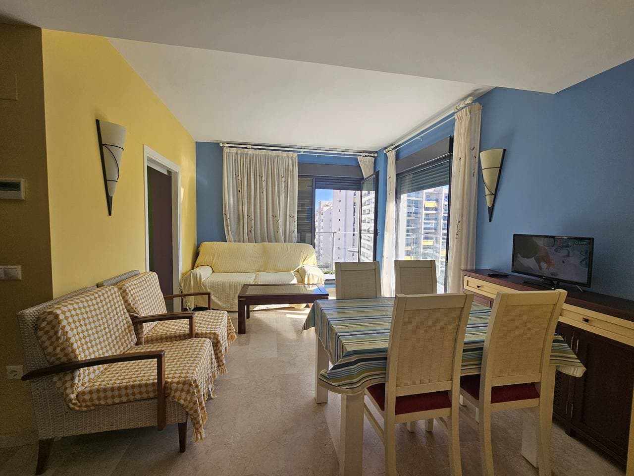 Foto 3 von 44: Ferienwohnung für 4 Personen mit Terrasse