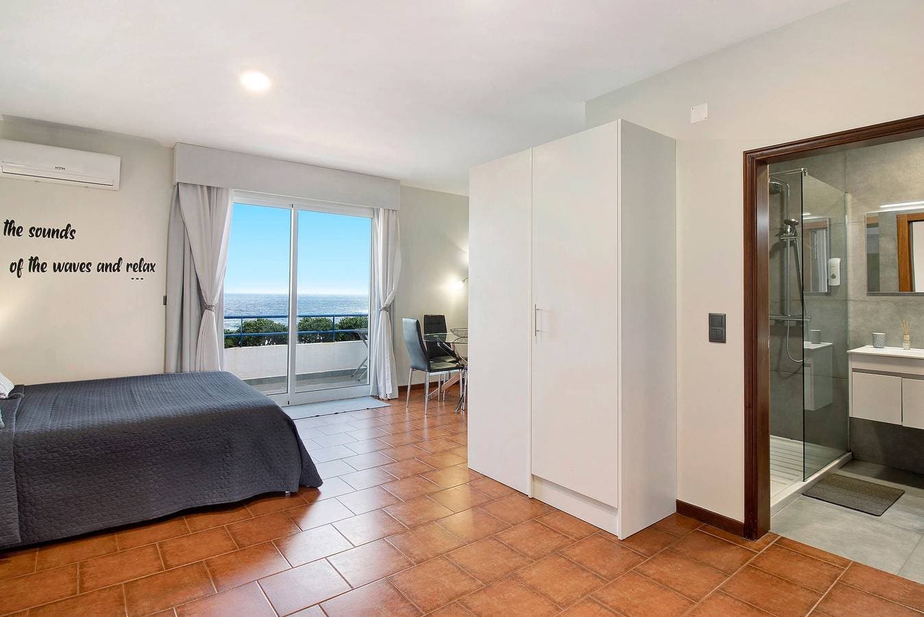 Foto 9 von 21: Studio 'Ninho Gaivota' mit atemberaubendem Meerblick, Klimaanlage, WLAN & Balkon