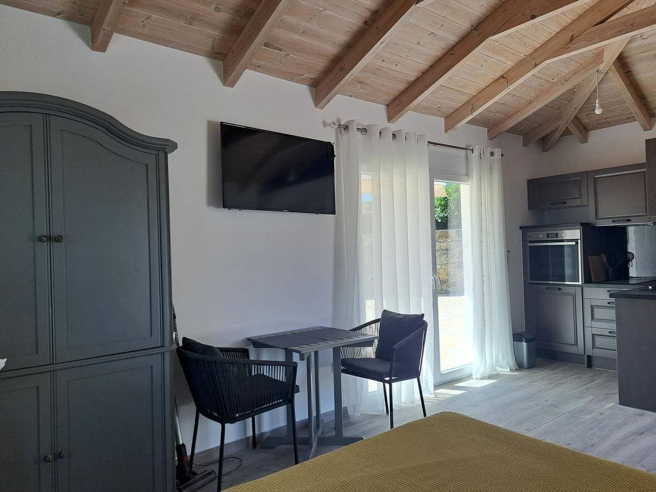 Foto 7 von 21: Assini Spitaki