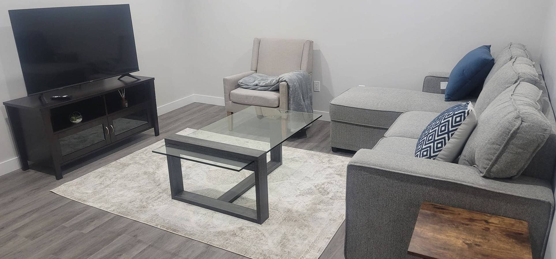 Foto 4 von 51: Ein gemütliches Zuhause mit 2 Schlafzimmern in South East Calgary