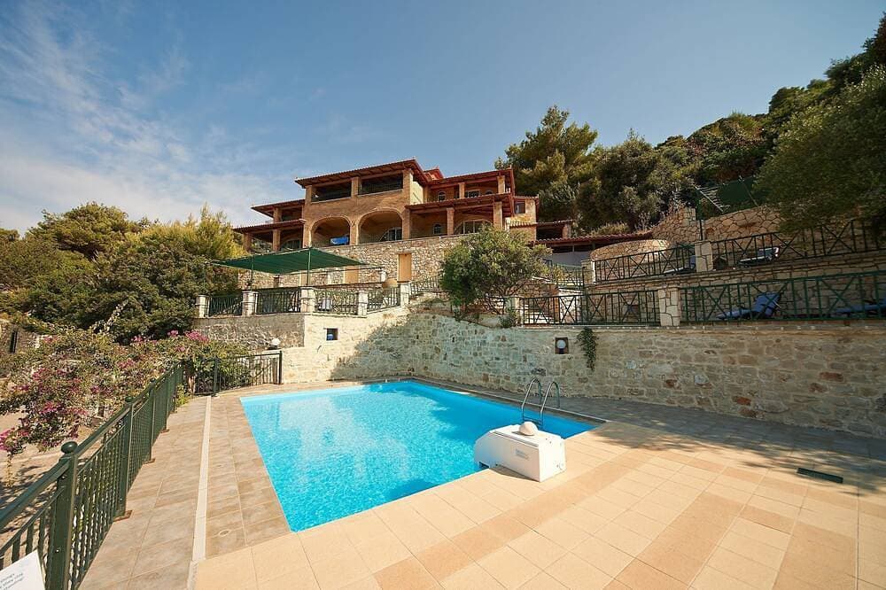Foto 11 von 14: Villas Cavo Marathia - Studio mit Panorama-Meerblick und Pool in Traumlage