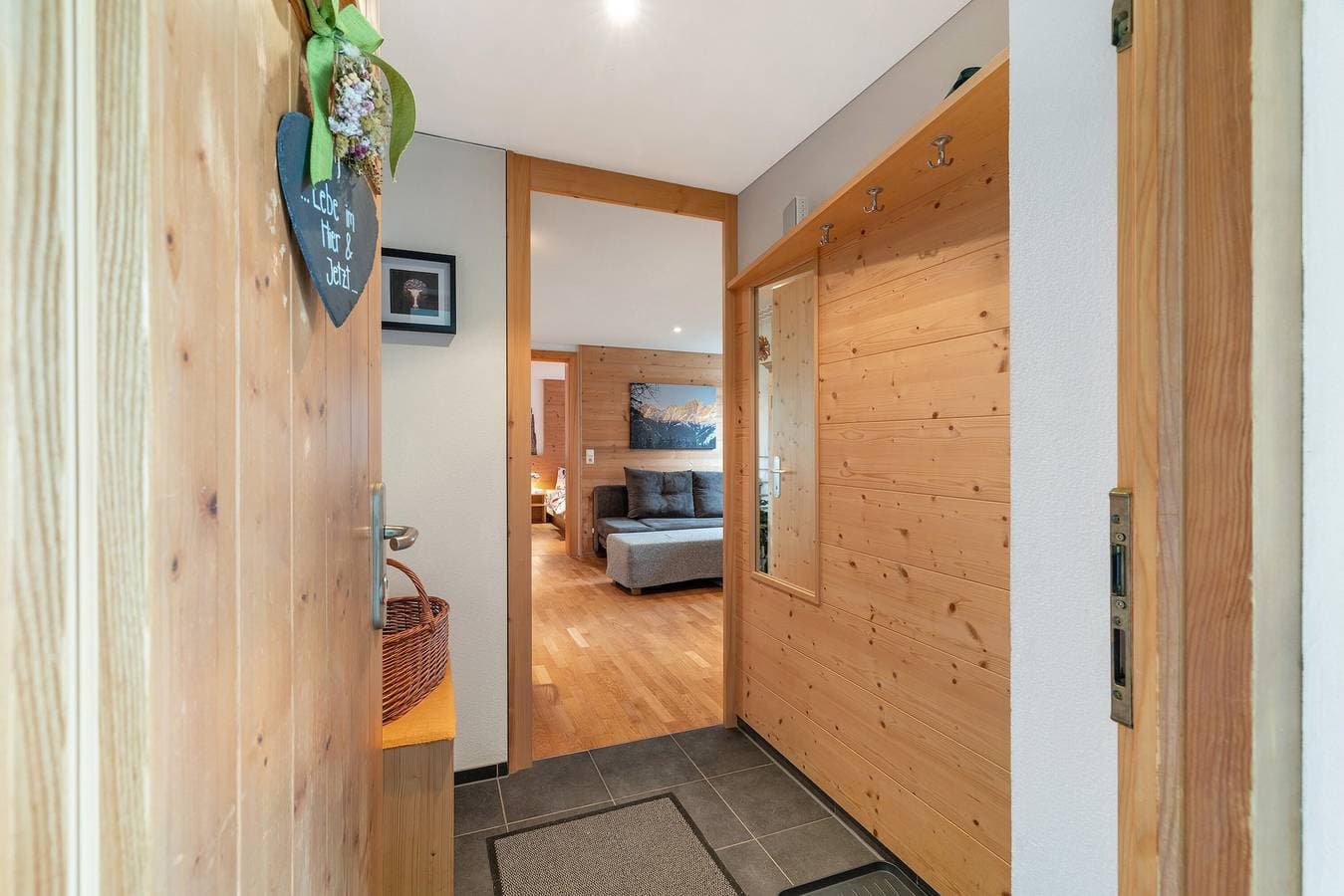 Foto 6 von 25: Ferienwohnung 'Verdandi' mit Bergblick, privater Terrasse und Wi-Fi
