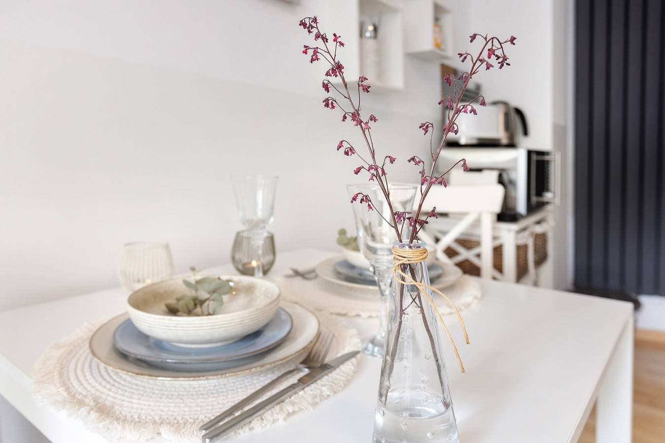 Foto 3 von 22: Ferienwohnung 'Am Hohentwiel' mit Bergblick, privater Terrasse und WLAN