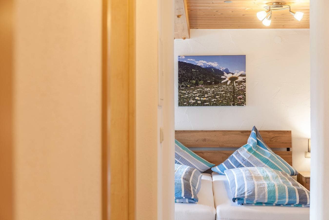 Foto 11 von 25: Ferienwohnung 'Haus Niklos - Wank' mit Bergblick, Garten und WLAN
