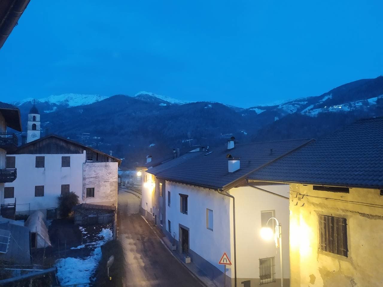 Foto 13 von 13: Ferienwohnung 'Antica Casa Montengian' mit Bergblick und Balkon