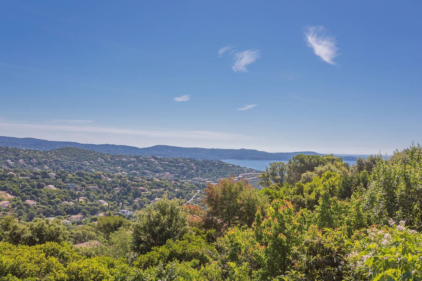 Foto 3 von 21: Appartement in Les Collines Cavalaire mit Meerblick, privater Terrasse und WLAN