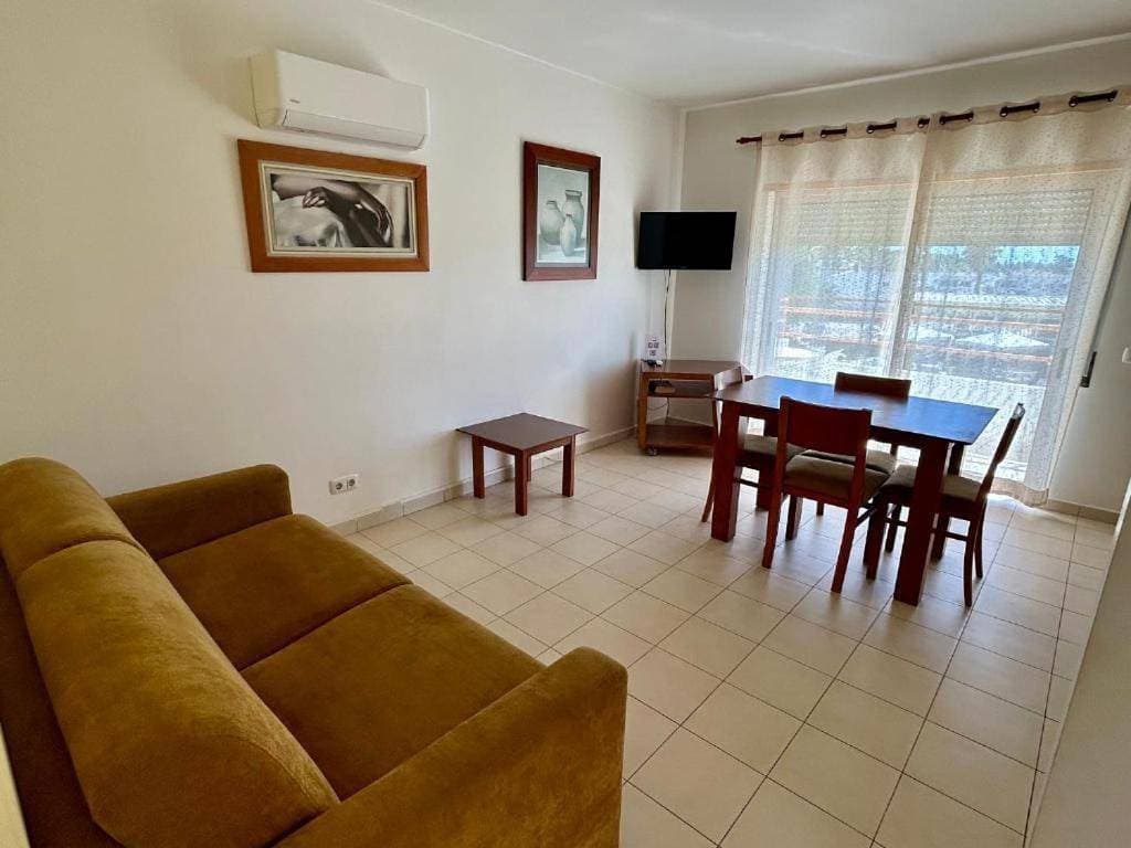 Foto 8 von 19: One-Bedroom Apartment with Balcony and Pool View (4 Adults)