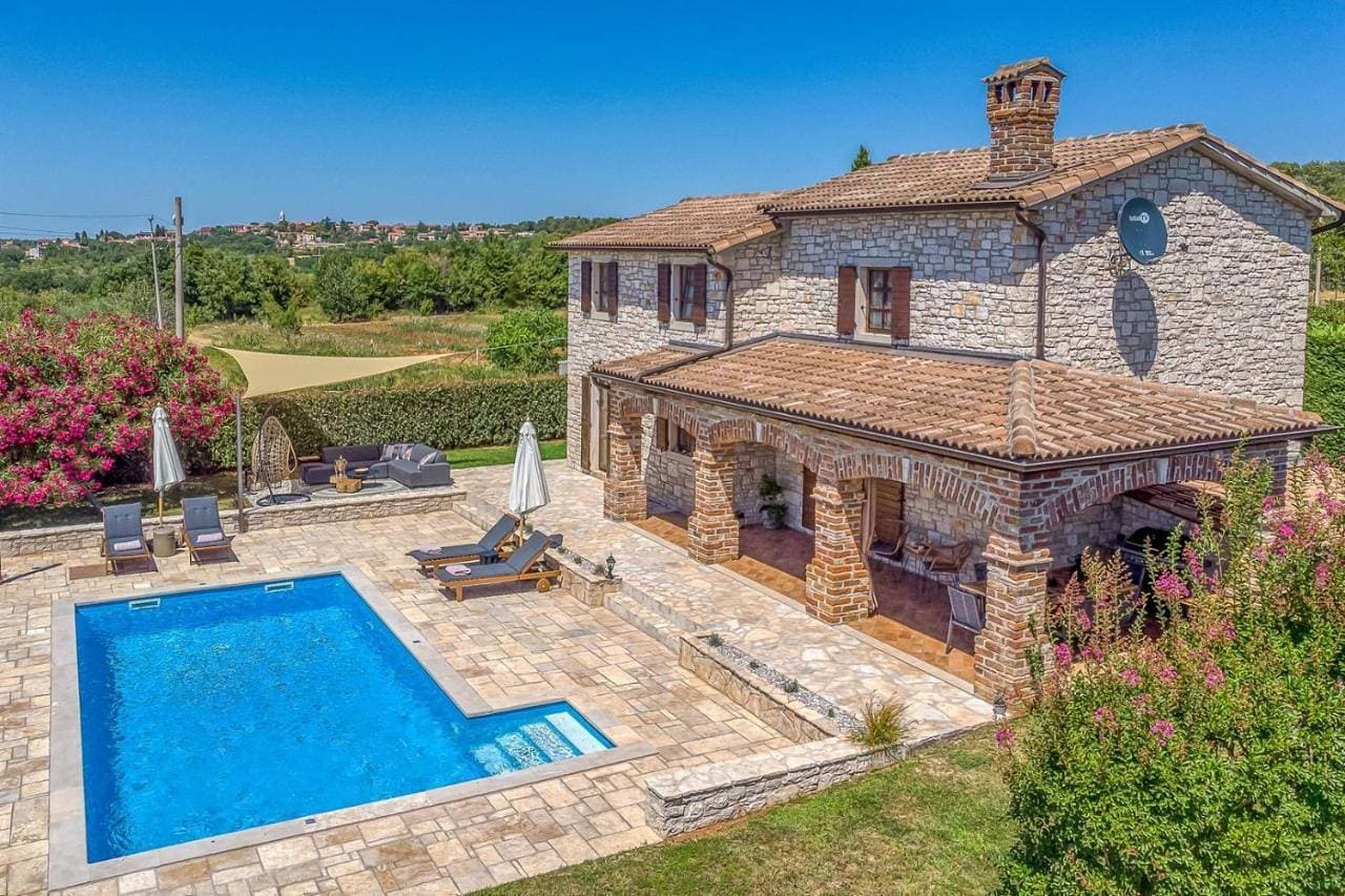 Foto 12 von 49: Villa with Private Pool