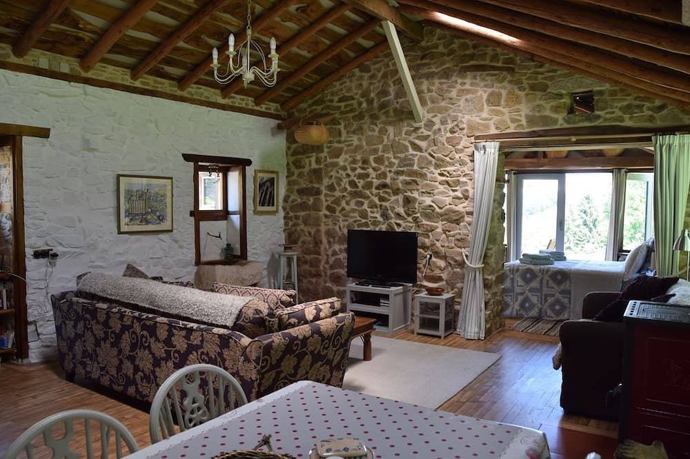 Foto 7 von 22: Geräumiges Ferienhaus mit schöner Aussicht und Garten / Wald, In Privatbesitz