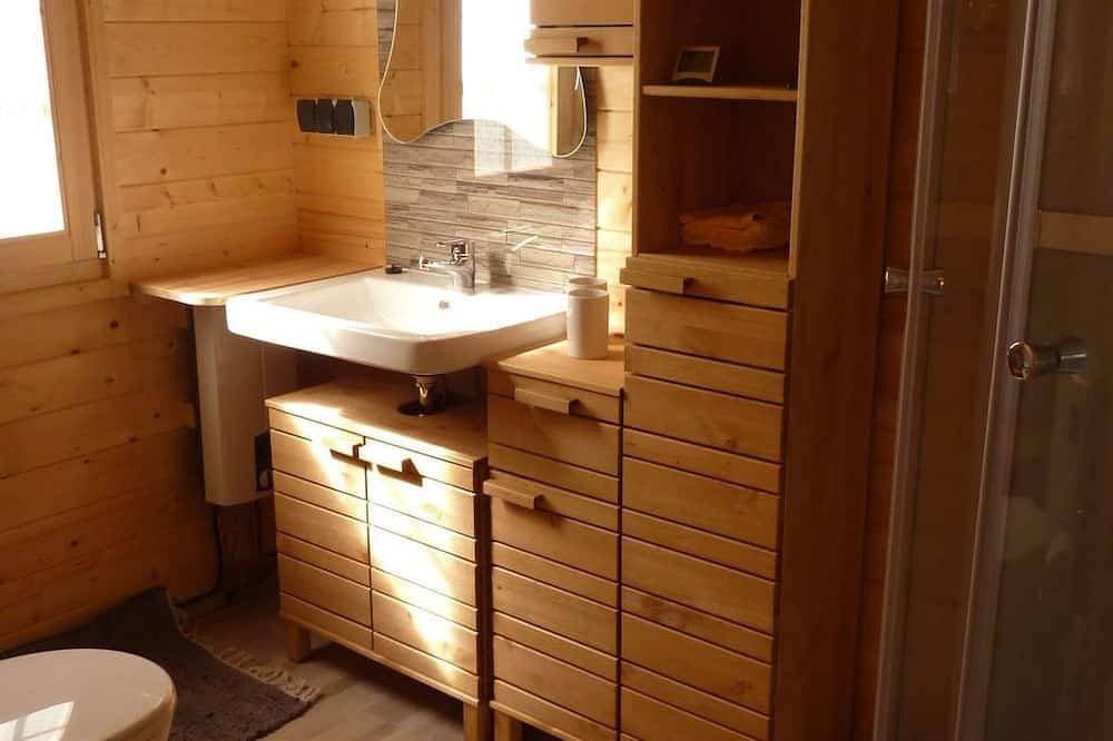 Foto 4 von 19: Holz-Blockhaus für vier Personen mit Terrasse