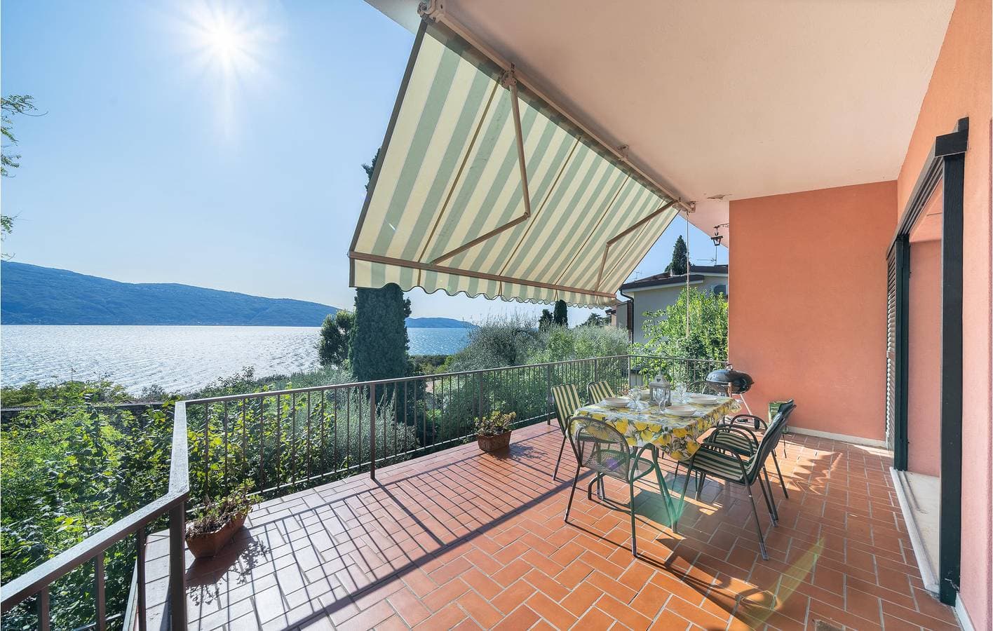 Gargnano Garten Wohnung: Terrasse, WiFi, Strandnähe! 1