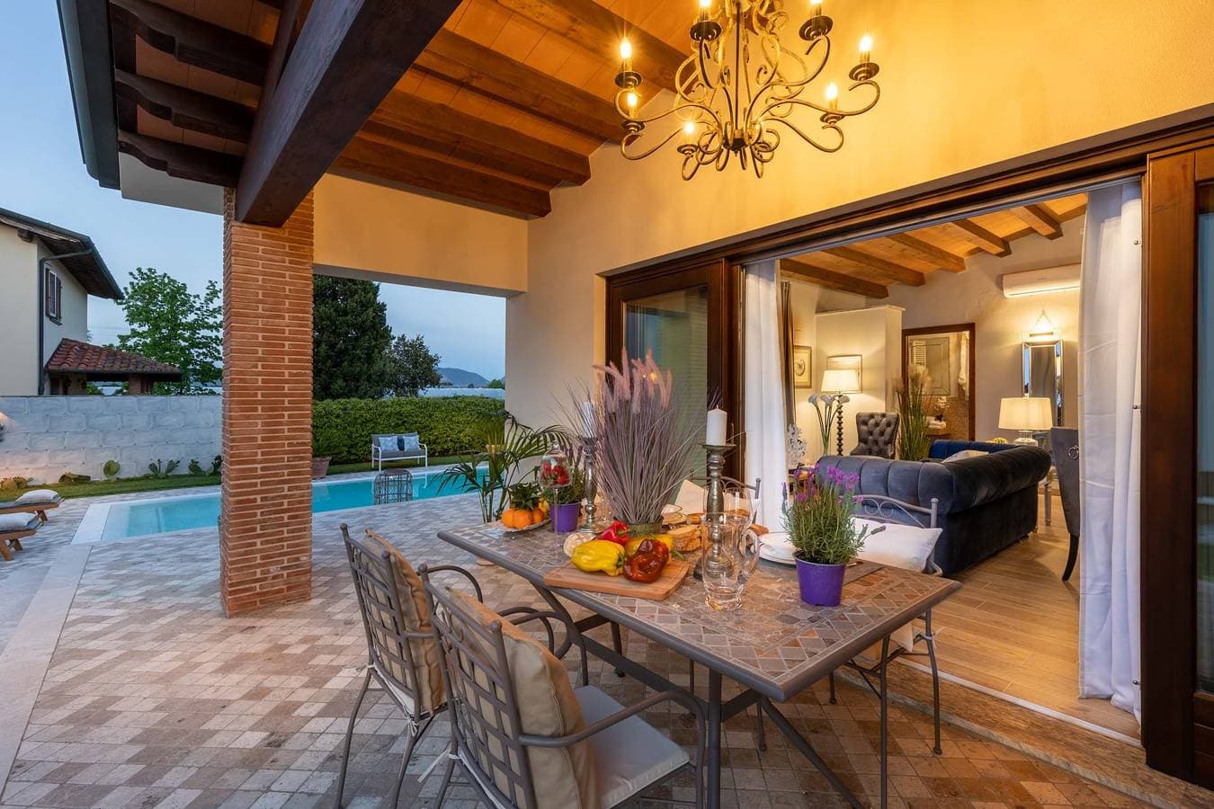 Foto 11 von 43: The Luxury Beach Villa