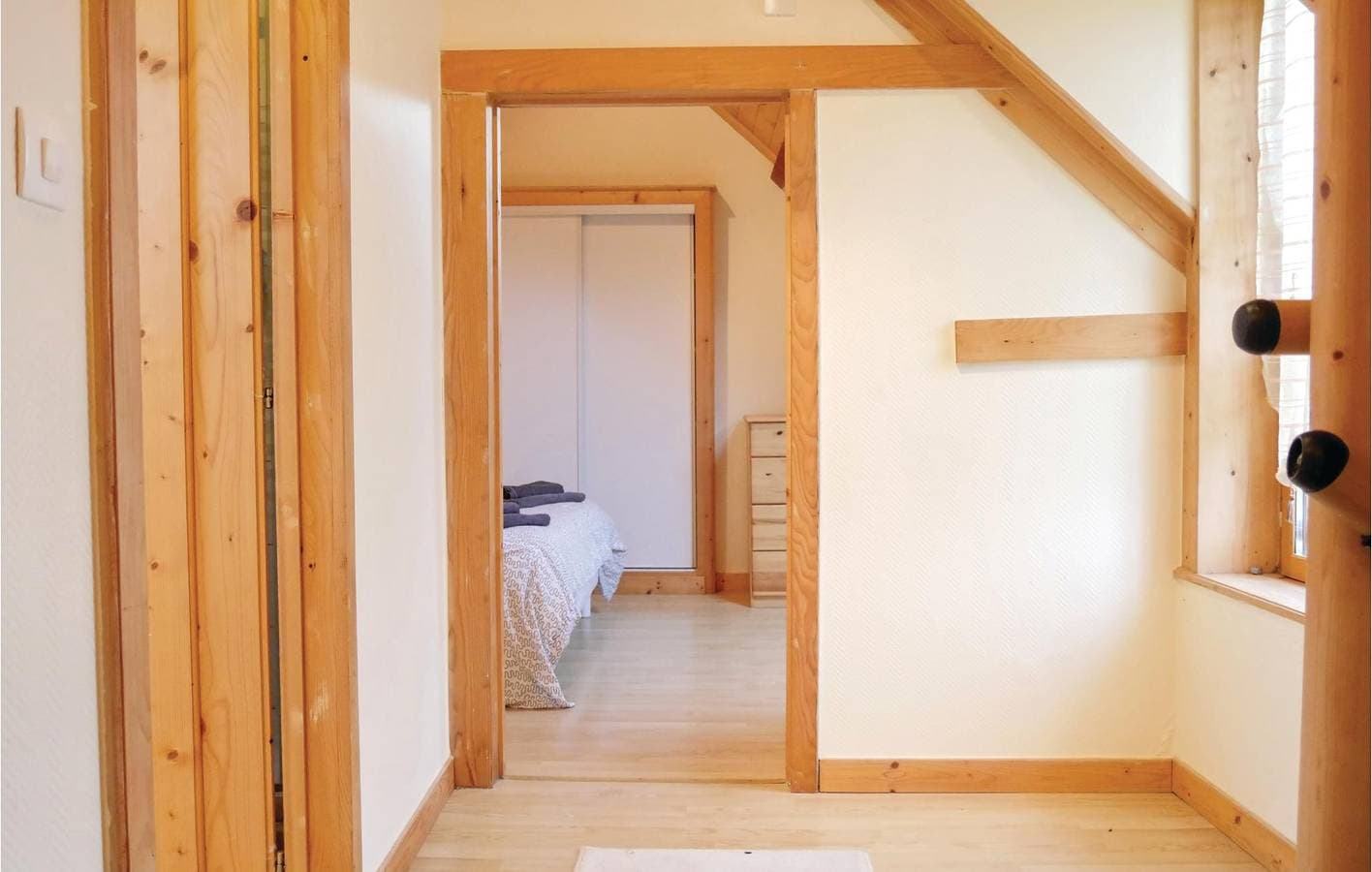 Foto 13 von 27: Brucheville Apt: WiFi, TV, W/D, Parkplatz @ 1km
