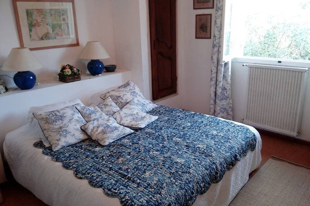 Foto 2 von 7: Zimmer mit Zugang zum Garten und Pool