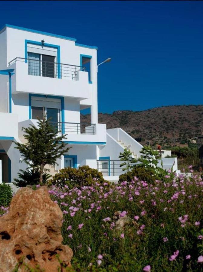 Meltemi Beach Apartments 2 1
