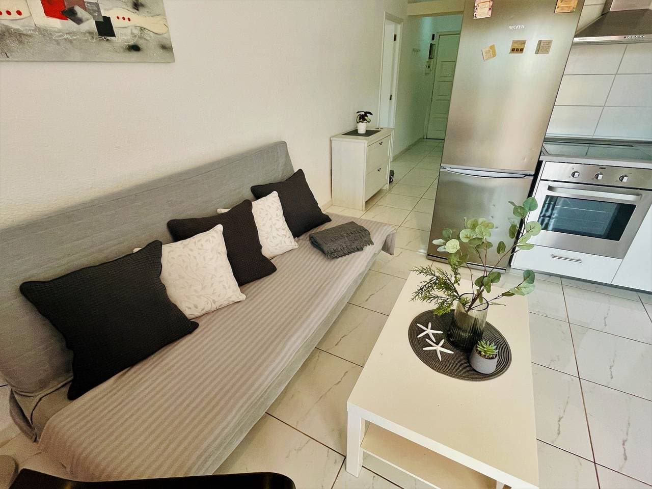 Foto 10 von 33: Ferienwohnung 'Los Geranios 304' mit Gemeinschaftspool, privater Terrasse und WLAN