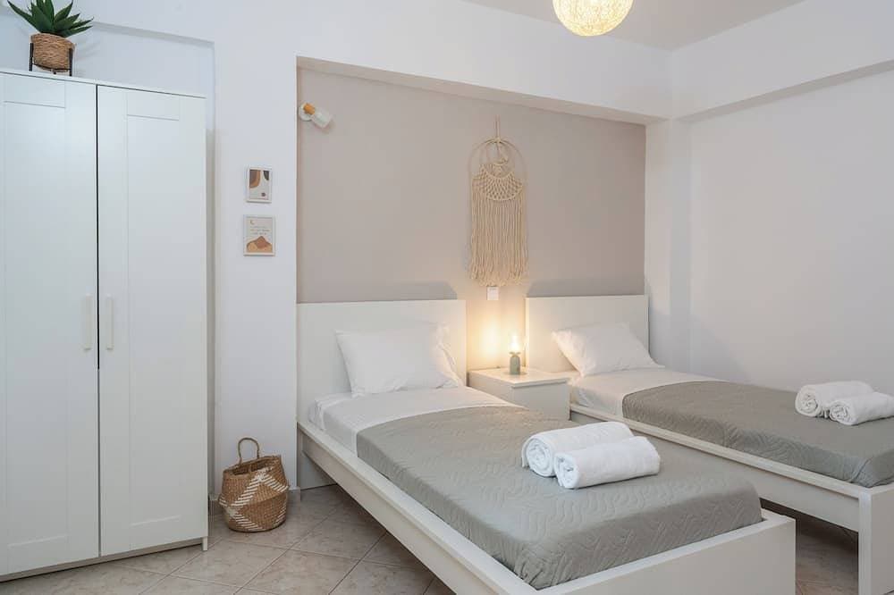 Foto 2 von 12: Seaside Retreat in Southern Crete: Modern Flat, Walking Distance from the Sea.