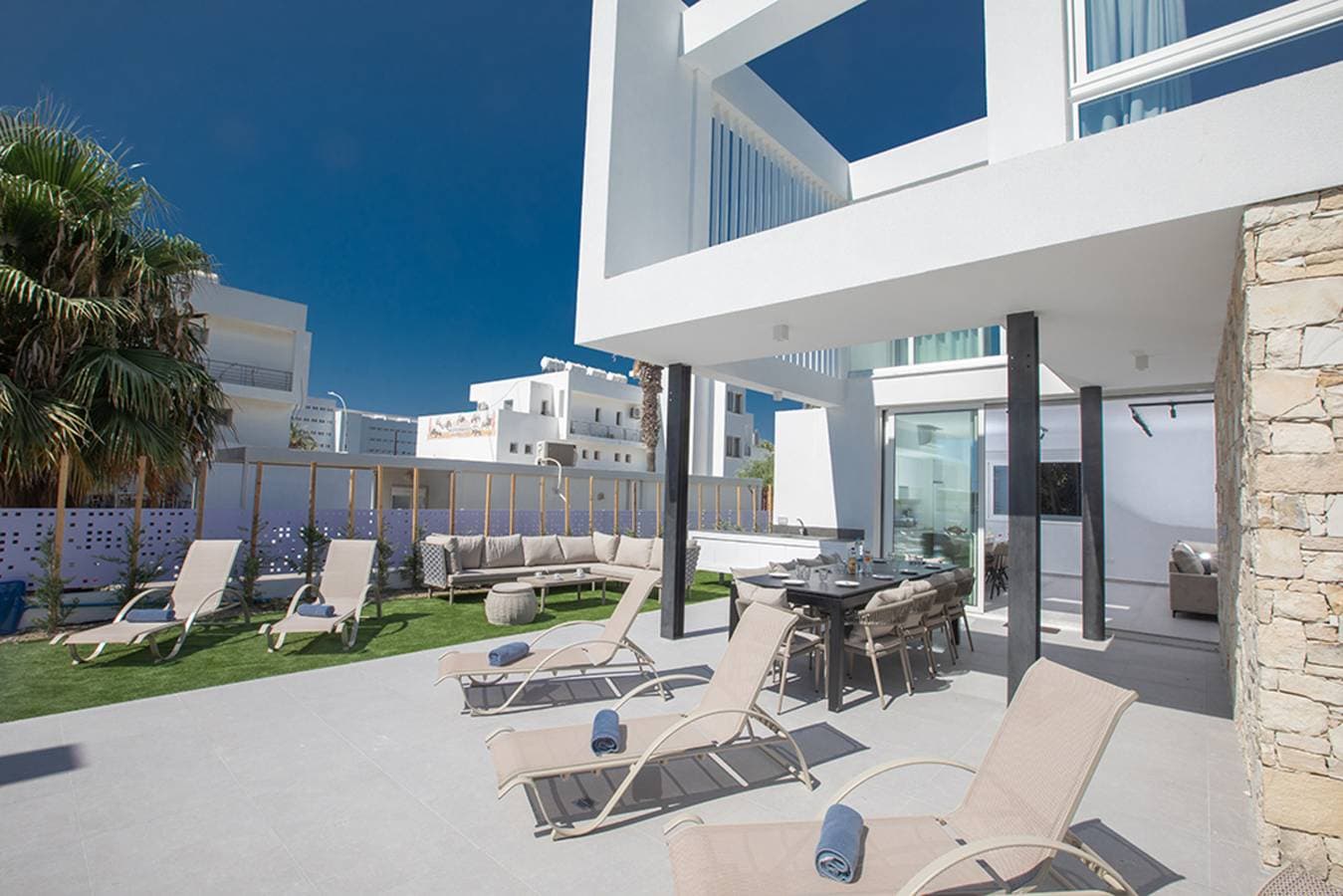 Foto 5 von 27: Villa für 10 Personen mit Balkon/Terrasse