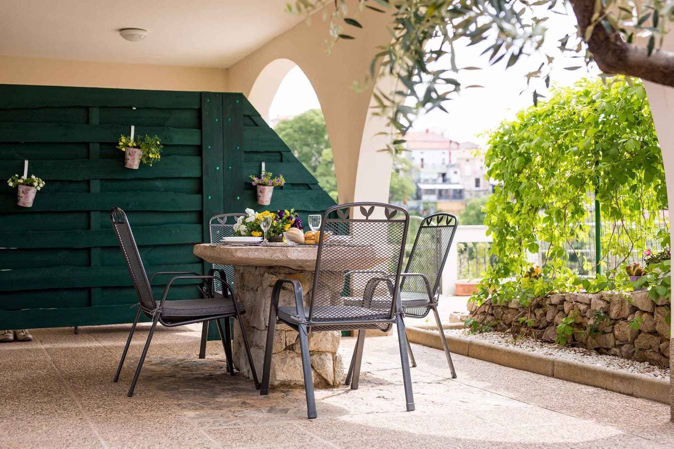 Foto 5 von 24: Ferienwohnung mit schöner Terrasse